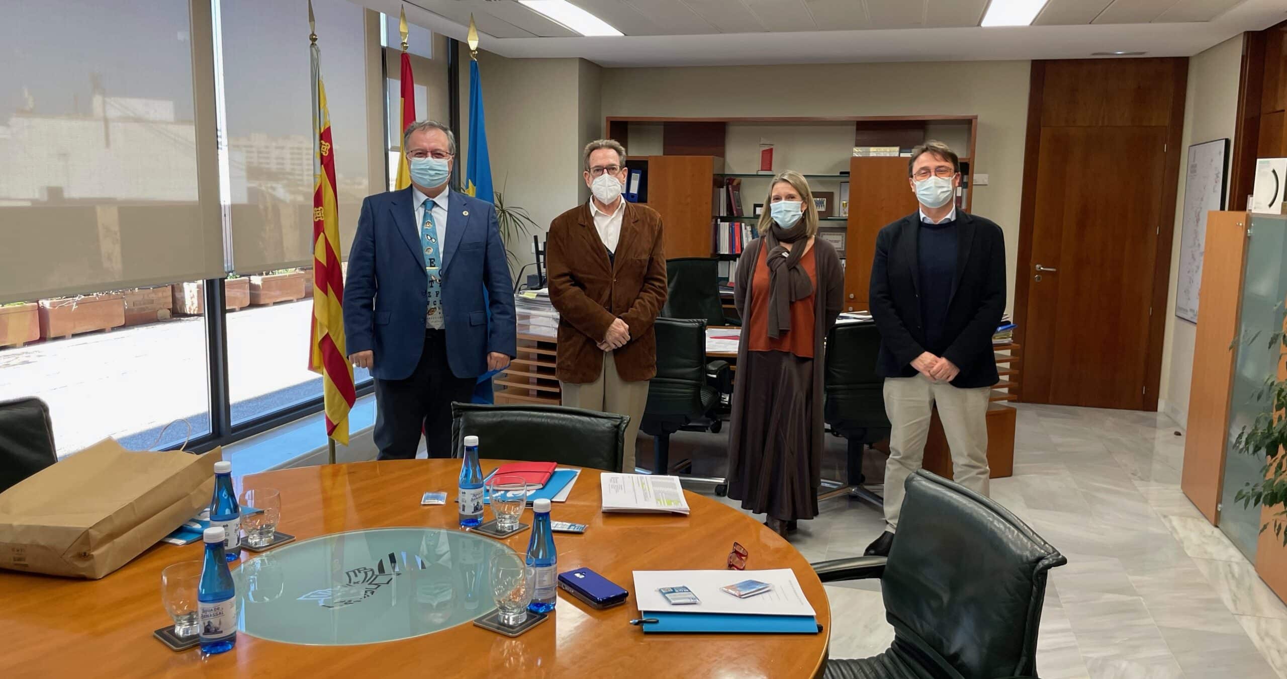 El presidente y el vicepresidente del COOCV se reúnen con el conseller de Sanitat para reclamar la inclusión de los ópticos-optometristas en la sanidad pública valenciana